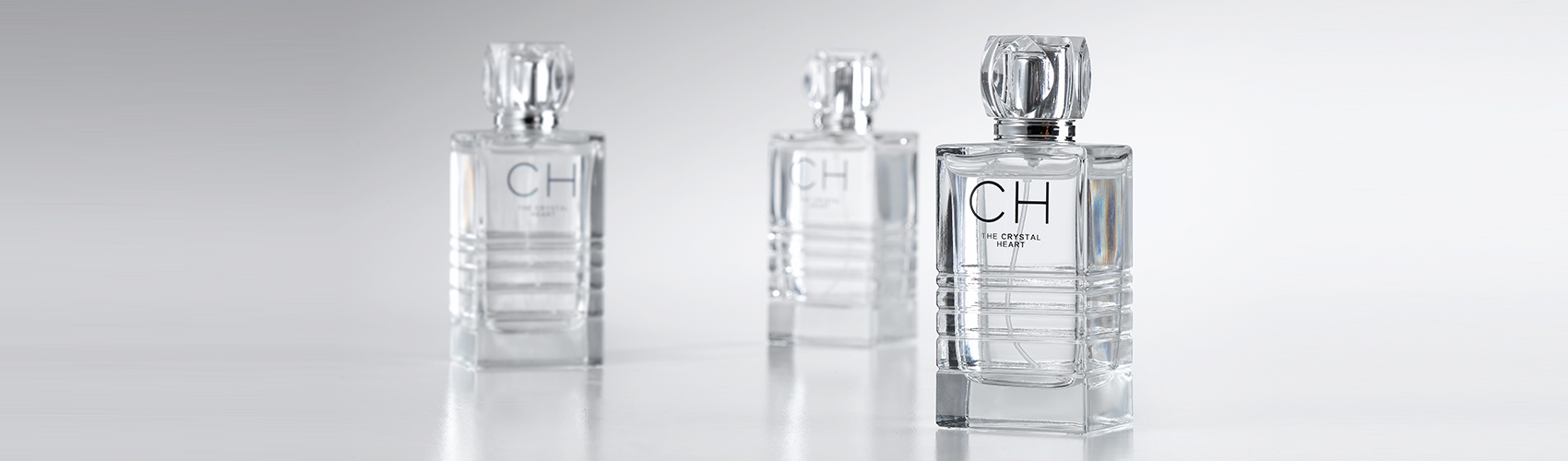 Imagem em destaque da embalagem do perfume de coração de cristal
