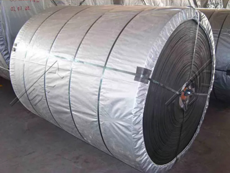This conveyor belt harnesses magnetic power to move steel scraps