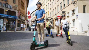 Italy inofanirwa kuita kuti vadiki vave nerezinesi rekutyaira scooter