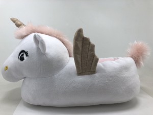Su'e Fa'amanatuga a Teine 3D Unicorn Slippers