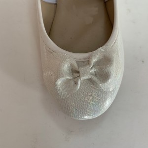 Awọn ọmọde Gilrs 'Ballet Flats White Slip On Shoes