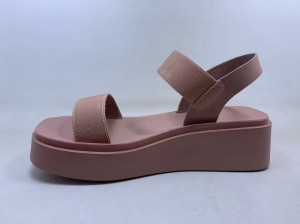 Moteriški sandalai su platforma