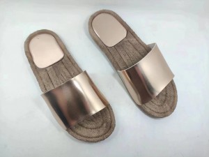 Sandale slides për femra për femra