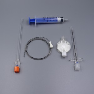 Jedan set kombiniranog kompleta za spinalnu i epiduralnu anesteziju