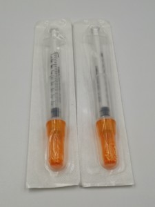 CE Medical Disposable Sterile Ynjeksje Plastic Orale Syringe Insulin Syringe Feiligens foar ien gebrûk 0.5ml 1ml 2ml 2.5ml 3ml 5ml 10 Cc Syringe mei Needles