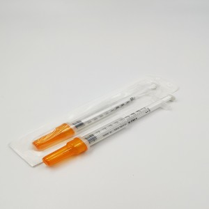 Tutup Oren Pakai Tempat duduk jarum jenis berasingan Low Dead Space Insulin Syringe Dengan Jarum