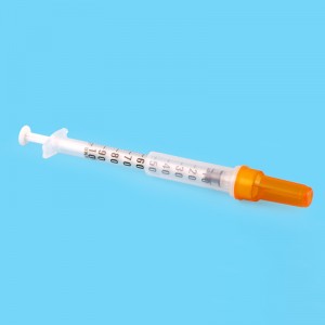 Jednokratna inzulinska štrcaljka s iglom s narančastim poklopcem i odvojenim sjedištem igle s niskim mrtvim prostorom