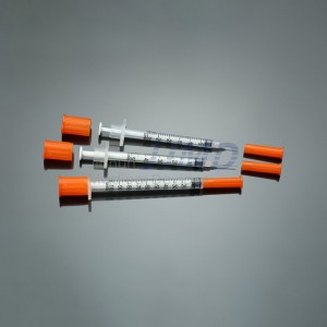 CE FDA eldobható, visszahúzható biztonsági inzulinfecskendő tűvel