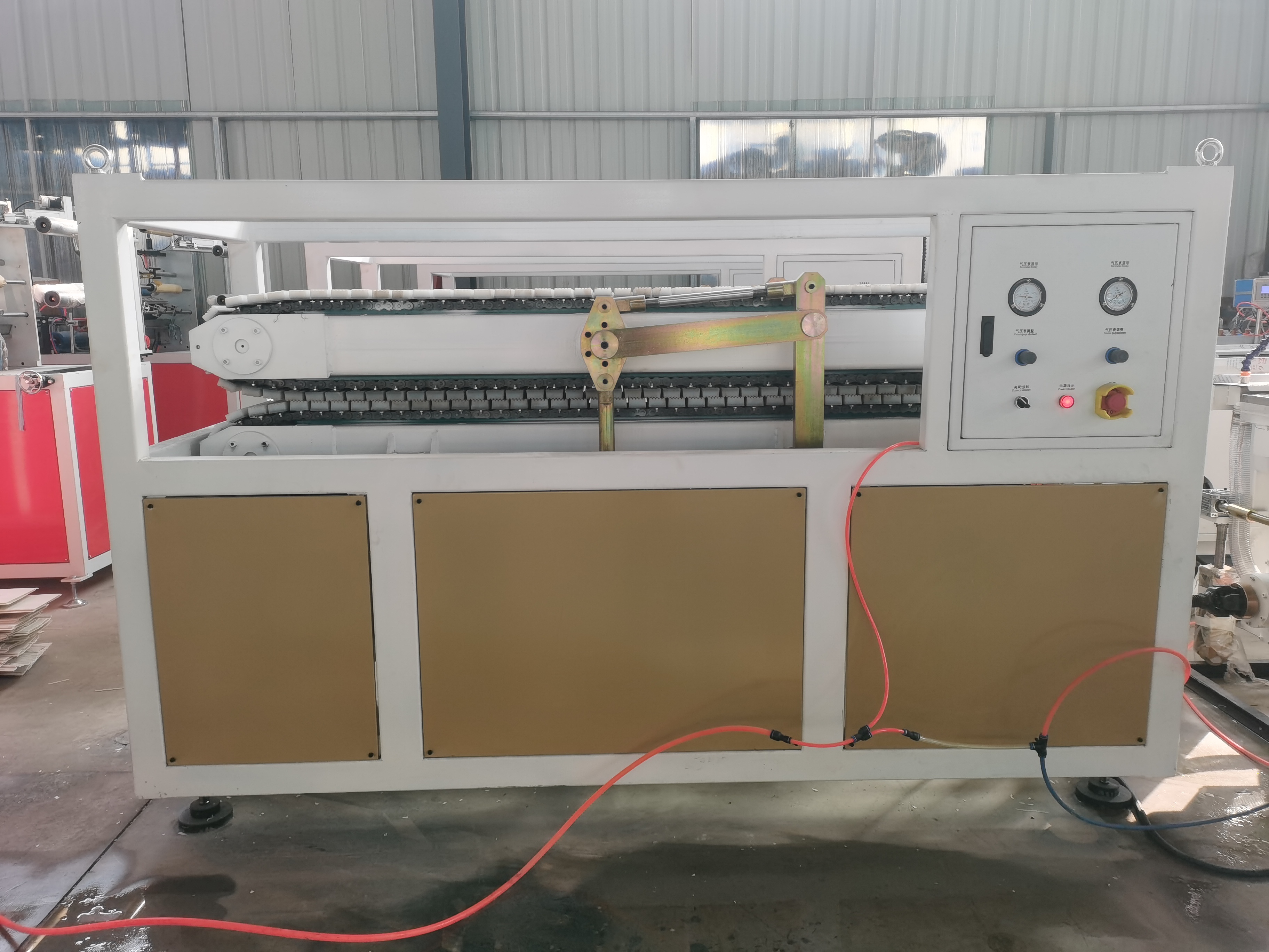 China Extruder Pembekal Profil PVC Panel Siling PVC Mesin Papan Dinding WPC