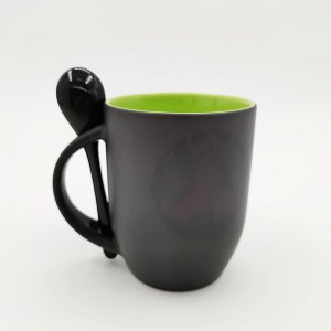 Veleprodajna svetlo zelena sublimacijska fotografska keramična čarobna žlica za spreminjanje barve, 11 oz po meri, skodelica za kavo