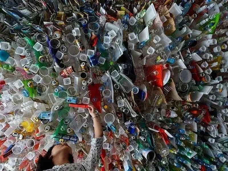 В'етнам прымае меры па скарачэнні пластыкавых адходаў