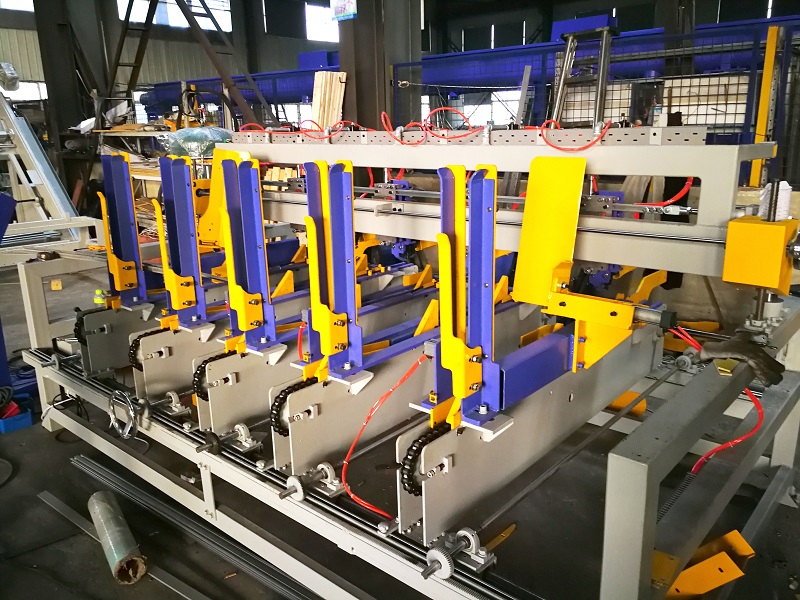 Qatar customers buy our pallet block nailing machine and multi-blade saws