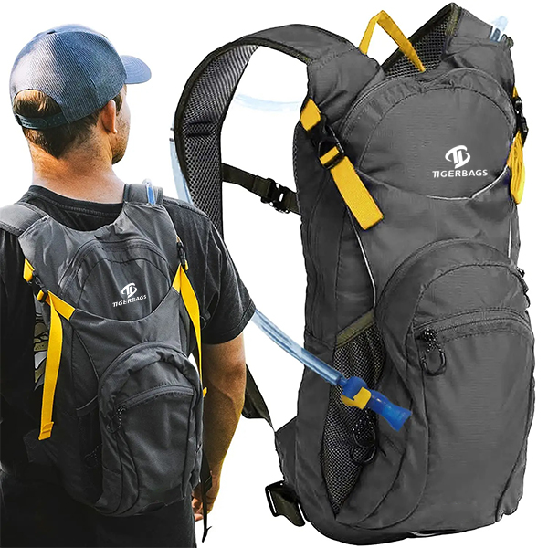 Hydratationis Backpack - 10L Leakproof Hiking Backpack est magna camerae et 3L Tactical Backpack Aqua Vesica - Aqua Backpack vel Hydratio Backpack est hiking Apparatus Mustum
