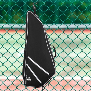 Tennismailalaukkua voidaan käyttää sulkapallo- ja squash-kestävänä