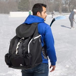 Backpacks Hockey digunakake kanggo nggawa peralatan hoki, kalebu skates