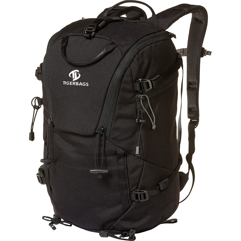 Crna torba za vodu koja sadrži unutrašnju vrećicu putnu vreću za vodu od izdržljivog materijala