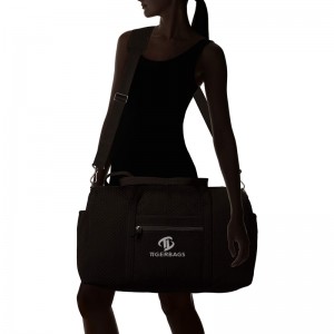 Женская большая дорожная сумка из микрофибры может быть изготовлена ​​по индивидуальному заказу.