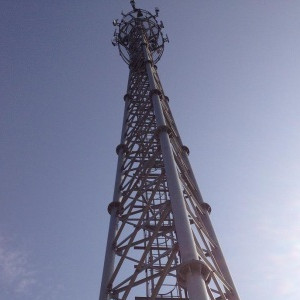 3 lábú telekommunikációs torony