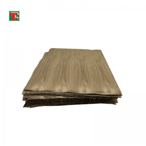 Přírodní dřevěná dýha Černá ořechová dýha pro nábytek Efektní překližkový povrch