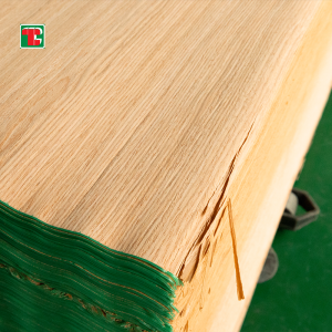 AA Grade 0.45mm 0.5mm Nature Red Oak Veneers for Plywood Cabinet/Door Skin
