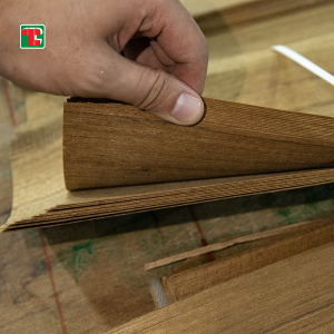 0.15mm-0.5mm ربع قطع قشرة خشب الساج الطبيعي ميانمار للأثاث الخشب الرقائقي