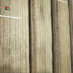 Chapa de madeira figurada de eucalipto afumado de 0,50 mm e 0,45 mm.