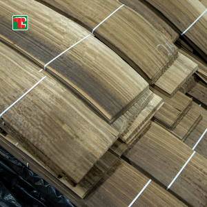 Xapa de fusta figurada d'eucaliptus fumat de 0,50 mm i 0,45 mm de tall de quart