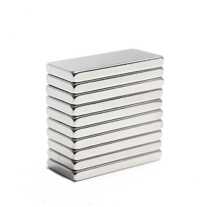 ចិន 20mm X 6mm X 2mm Magnet Super Strong Neodymium Magnet ក្រុមហ៊ុនផលិត
