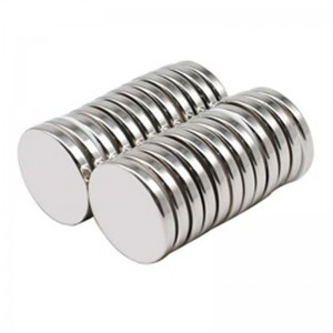 ក្រុមហ៊ុនផលិត 20 ឆ្នាំ Round NdFeb Magnets អចិន្រ្តៃយ៍ Super Strong Disc N52 Neodymium Magnet សម្រាប់លក់