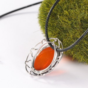 Pendant Ladies Necklace Cutout nga Silver Inlaid Amber Pendant Clavicle Chain Silver 01P3089