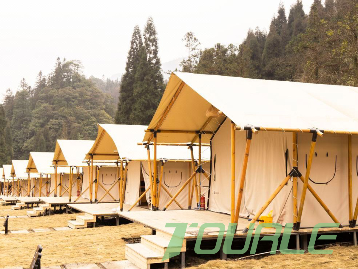 Cort Safari din material dublu pentru camping montan inzapat