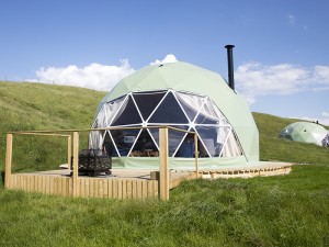 Ziemas āra ūdensnecaurlaidīga PVC pārklājuma ģeodēziskā glamping kupola telts