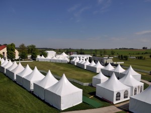 Konferenca e ekspozitës së çadrës së faltores në natyrë tendë e dasmës