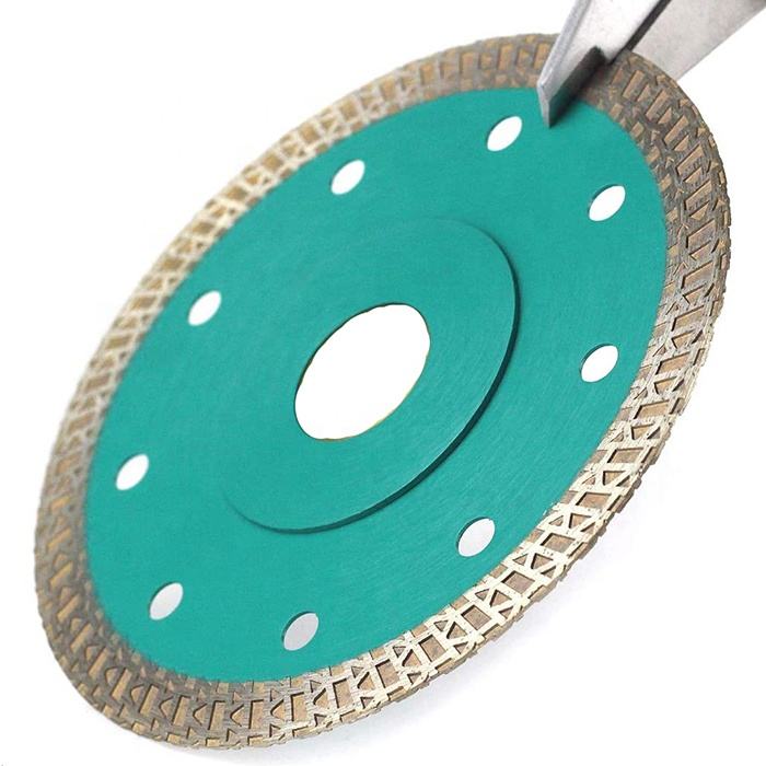 Дуготрајни дискови Ножеви за суво или мокро сечење Вруће пресовани сечиви Мрежасти турбо дијамантски сечиви