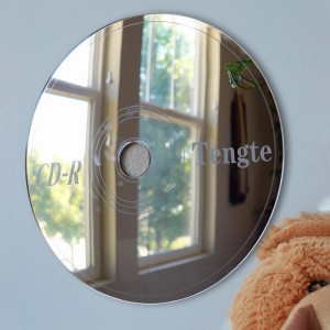 Özel Akrilik yuvarlak CD Şekilli Dekoratif Aynalar Modern Tasarım Toptan Banyo Oturma Odası ve Yatak Odası Duvar Dekoru için