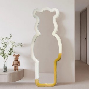 Onregelmatige decoratieve grote golvende vorm staande spiegelwand vloerspiegel over de volledige lengte