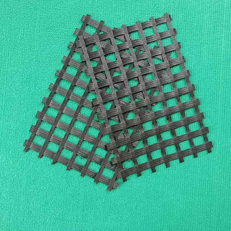 I-Warp knitted polyester geogrid