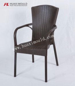Plastikowa forma krzesła z rattanu
