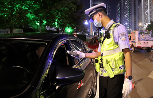 RFID eskuko terminalaren aplikazioa trafiko poliziaren patruilan