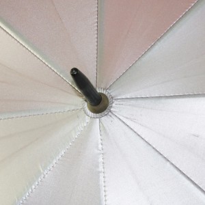 سستے اشتہارات بڑے سائز کی ڈبل پسلیاں دستی کھلی گالف چھتری لوگو پرنٹنگ کے ساتھ