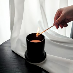 Луксозна ароматерапевтична свещ със златен стъклен буркан