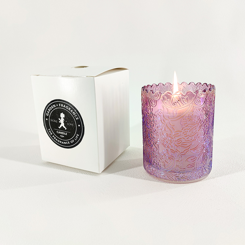 Ароматна свещ от стъклен буркан с пръскане в перлен цвят Представено изображение