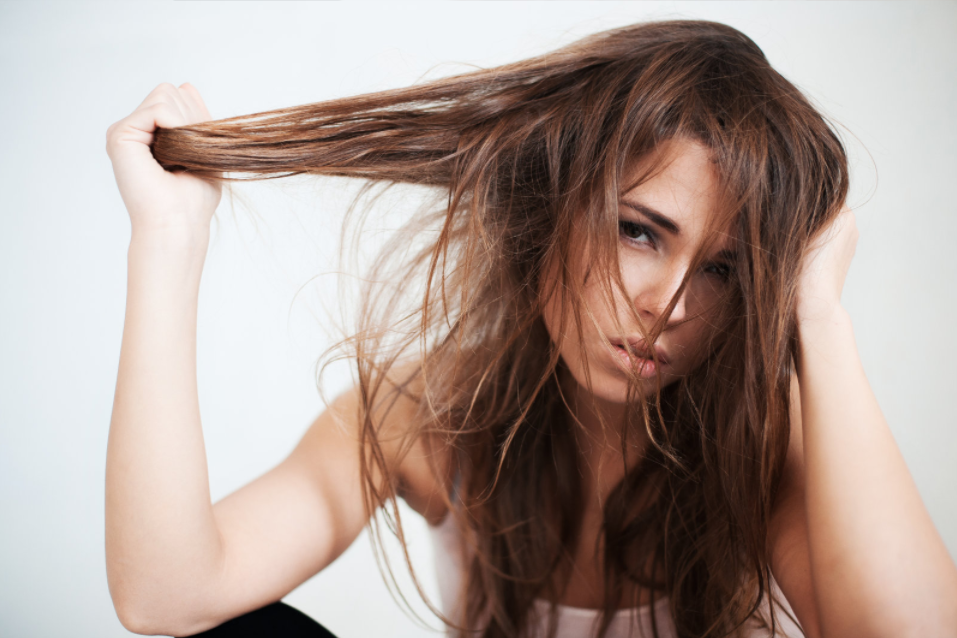 8 vecí, ktoré by ste mali robiť, ak vám rednú vlasy