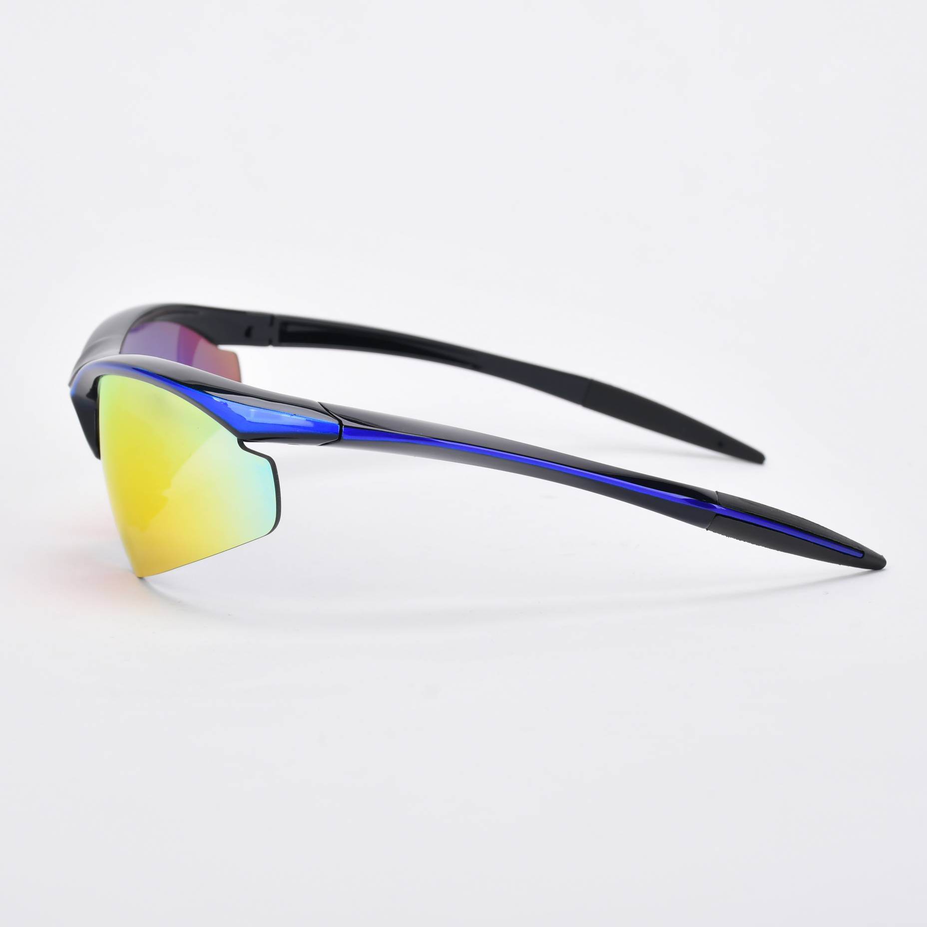 Best Sunglasses for Skiing and Snowboarding of 2024
