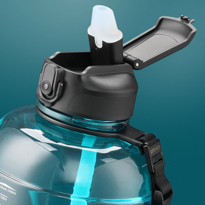 2.3L UZSPACE Tritan BPA უფასო დიდი მოტივაციური ნახევარგალონი წყლის ბოთლი ჩალით