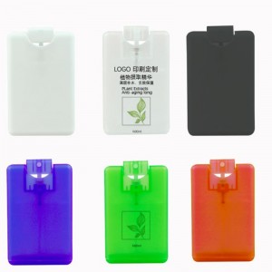 Cosmético portátil 20ml claro blanco negro Pp plástico tarjeta de crédito botella de perfume con tapa de pulverización de niebla