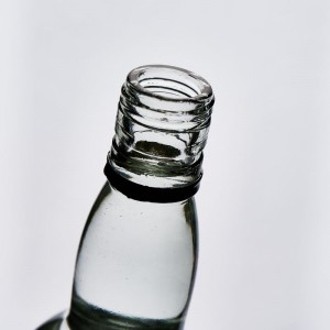 Botella de vidrio de vodka redonda de 750 ml
