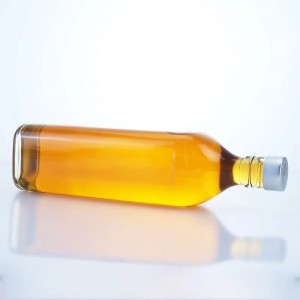 Квадратная стеклянная бутылка 0,75 л для водки