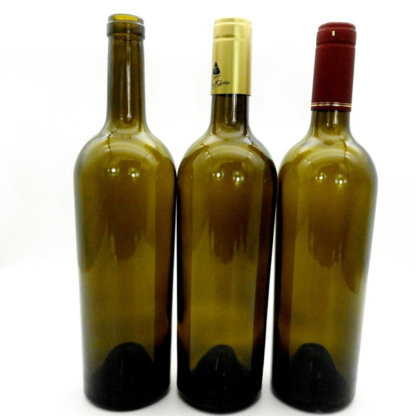 Perchè a capacità standard di una buttiglia di vinu hè 750mL?