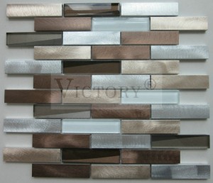 နောက်ဆုံးထုတ် အလှဆင်ထားသော လှပသော မီးခိုးရောင် Bevel Glass Metal Mosaic Tile Brown Strip Linear Glass Mix Aluminum Mosaic Pattern Kitchen Backsplash